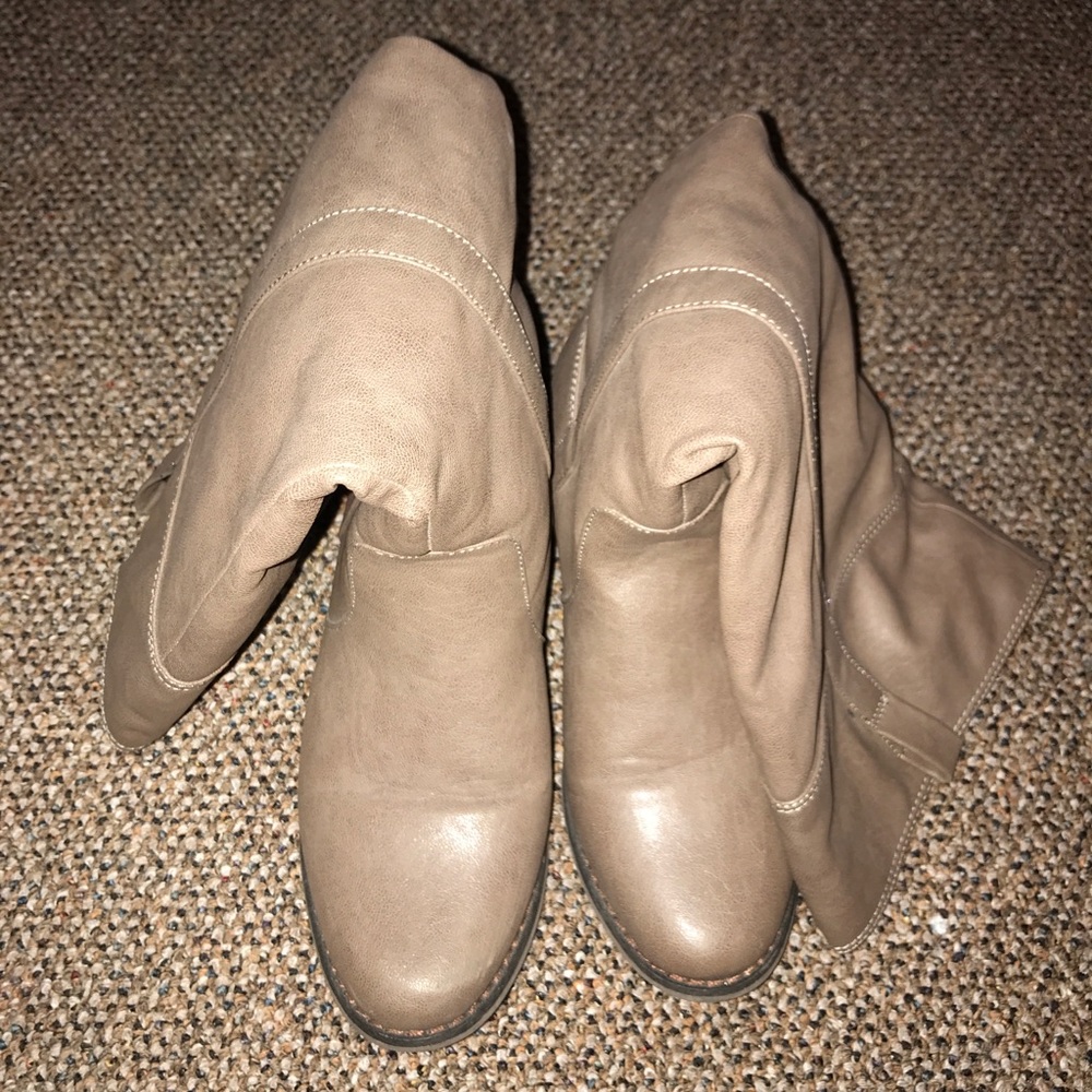 Light brown knee boots